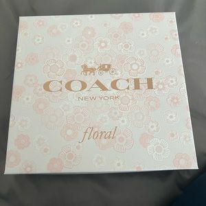 NWT Coach floral fragrance set